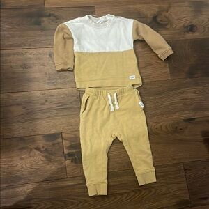 Matching set Tan and White size 2T